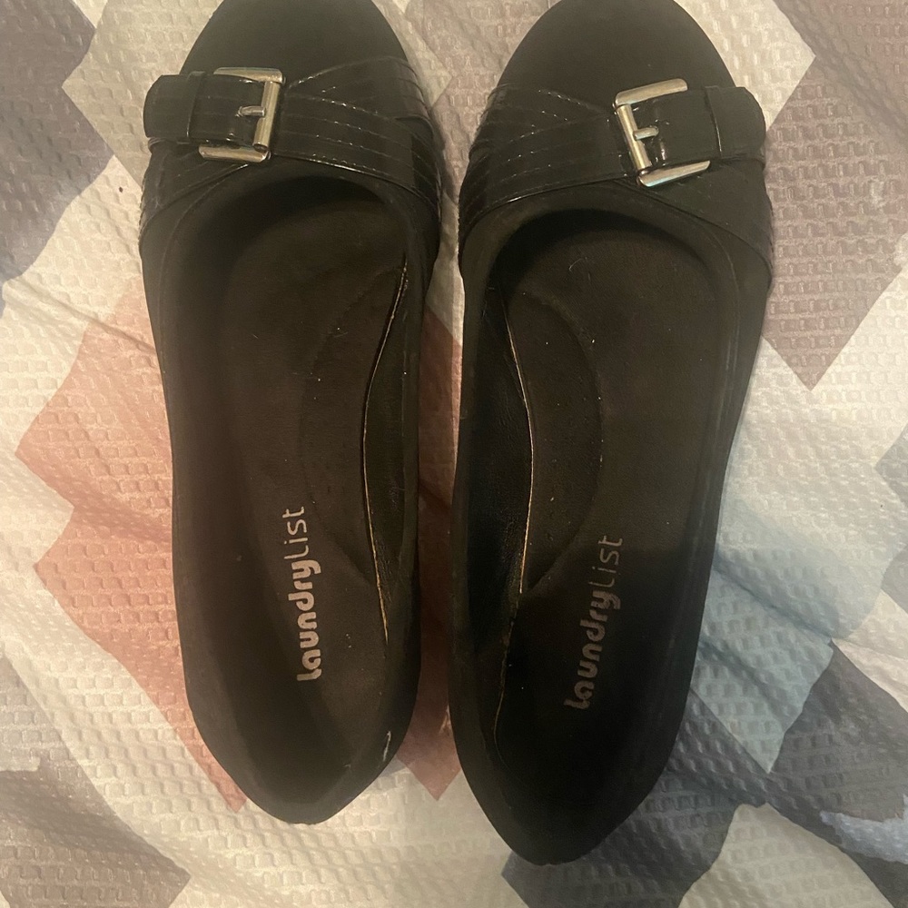 Laundry list size 9 shoes